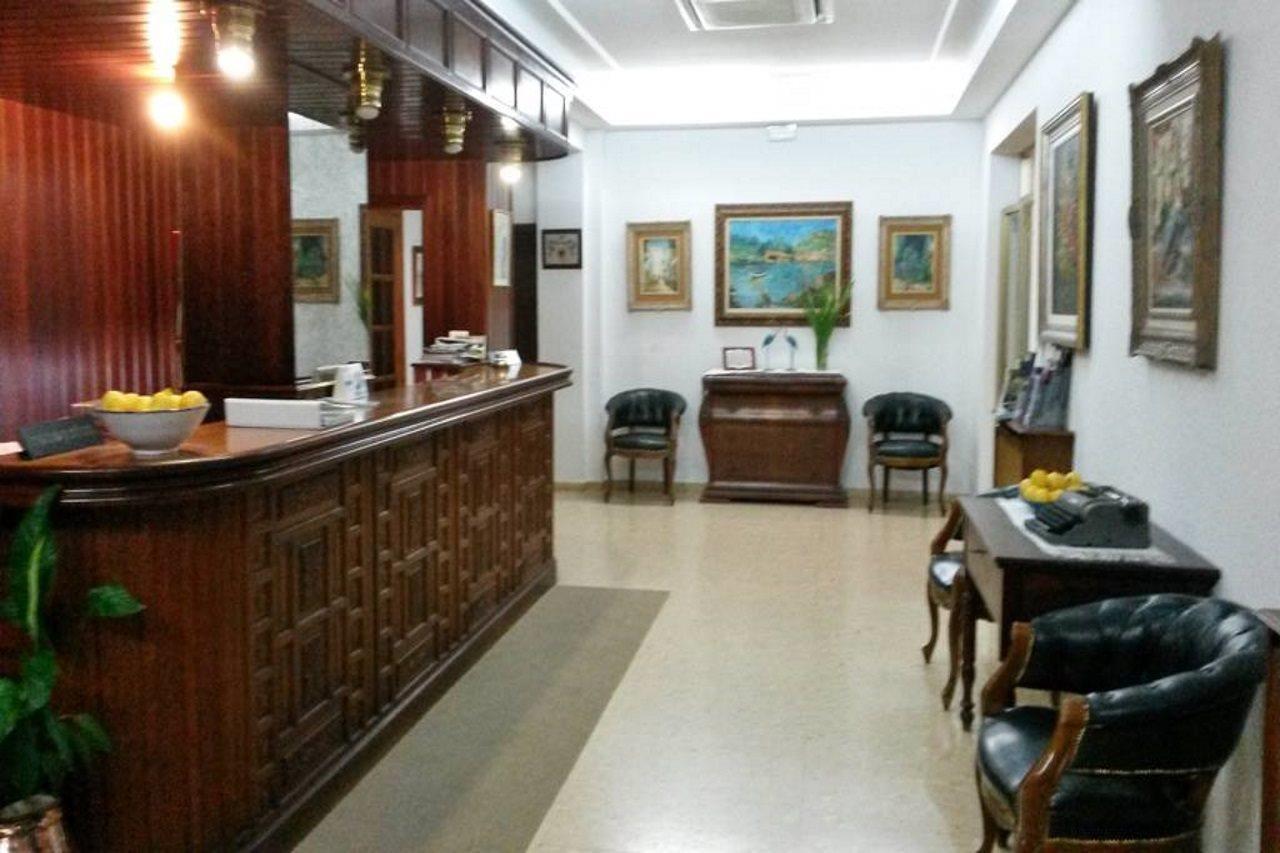 Hotel Gaya Peguera Luaran gambar