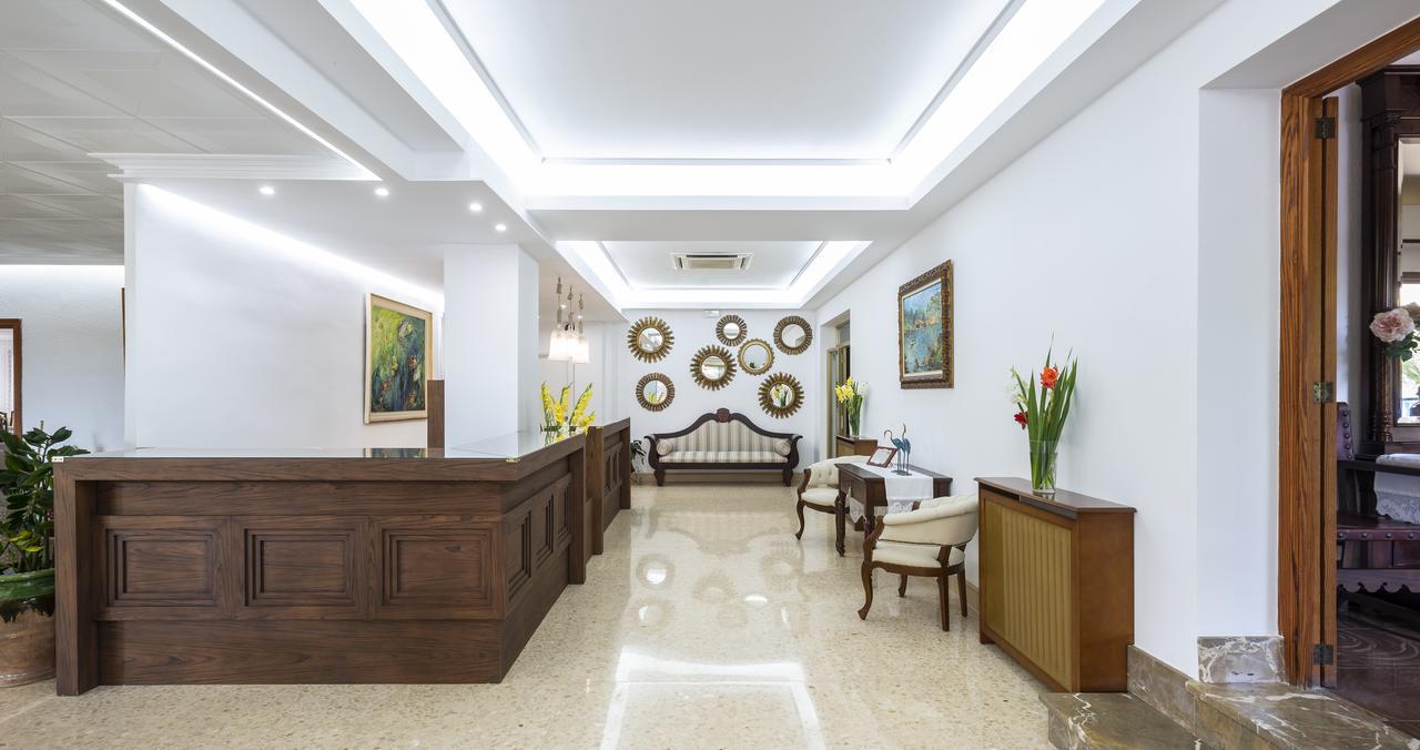 Hotel Gaya Peguera Luaran gambar
